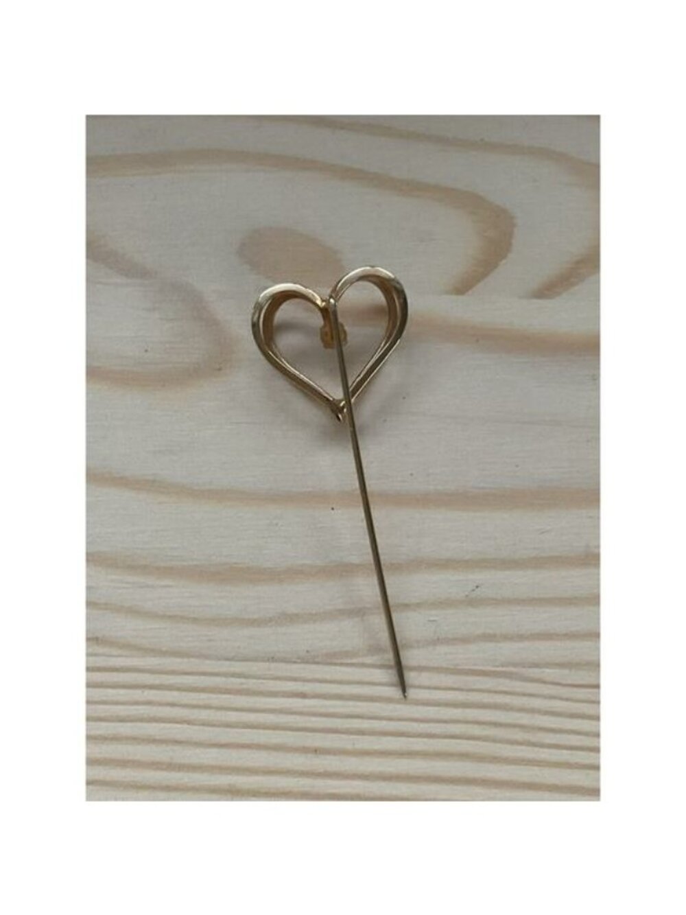 VTG Gold Tone Sculpted Open Heart Stickpin Rhinestone Crystal Accent Pin